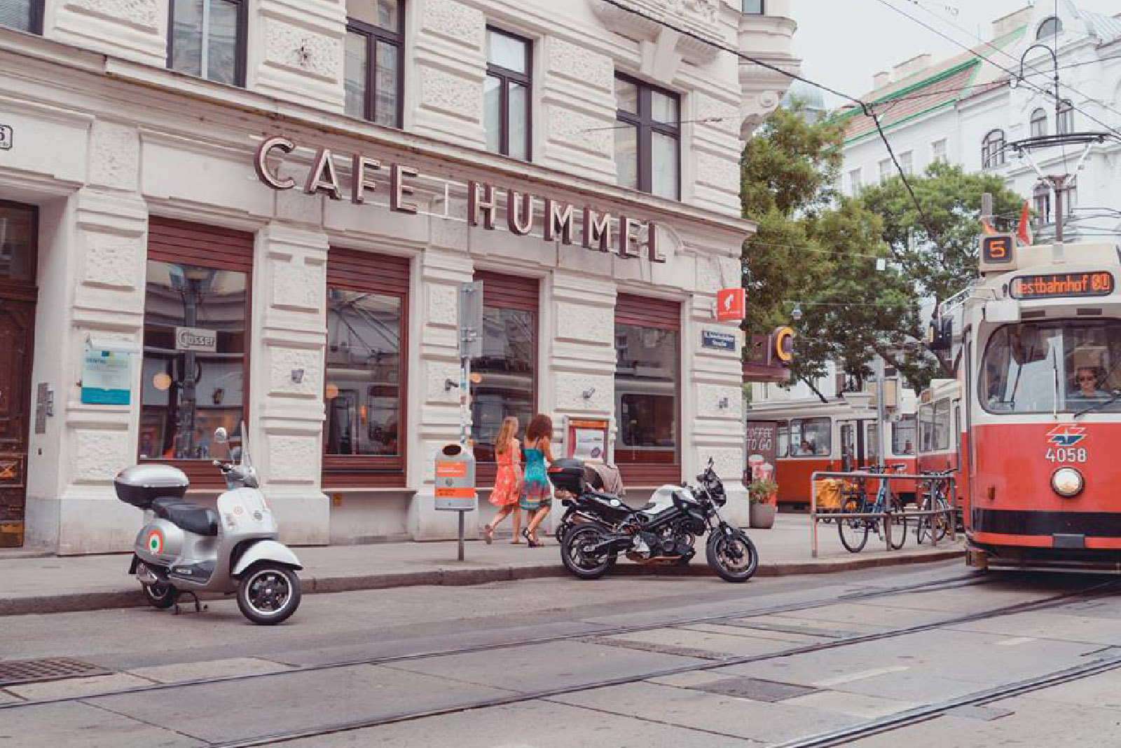 CAFE HUMMEL